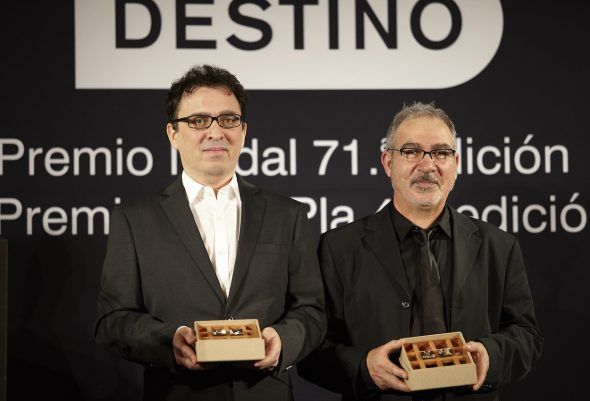 Los escritores José C. Vales y  Andreu Carranza, ganadores de los premios Nadal y Pla respectivamente. Foto: 