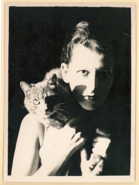 La artista, escritora y fotógrafa francesa Claude Cahun /Photo courtesy of the Jersey Heritage Museum. (1927).
