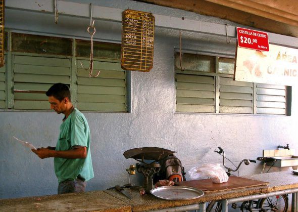 Una carnicería a lo cubano. Foto: Ana Esteban.