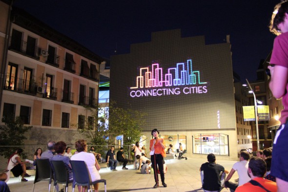 European Urban Network for Connecting Cities 2015: Proyecciones en la fachada digital. Foto: Medialab Prado.