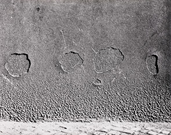 Emila Medková. Čtyři kruhy [Cuatro círculos], 1962. Plata en gelatina. Copia de época, 40,5 x 51,5 cm. Colección Dietmar Siegert © Christian Schmieder.