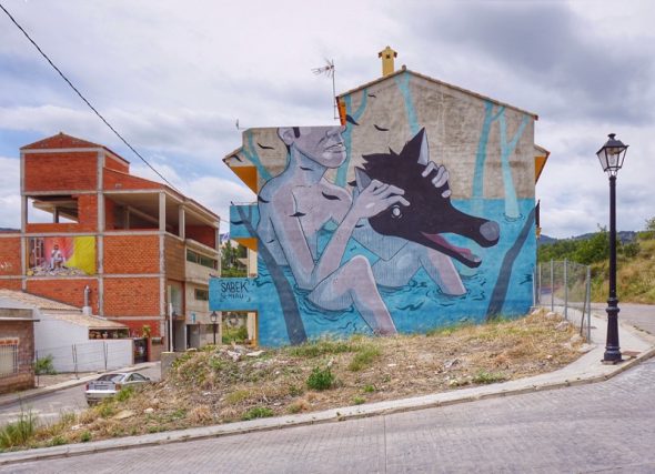 Una obra de Sabek forma parte del Museo Inacabado de Arte Urbano de Fanzara. Foto: Manuel Cuéllar.