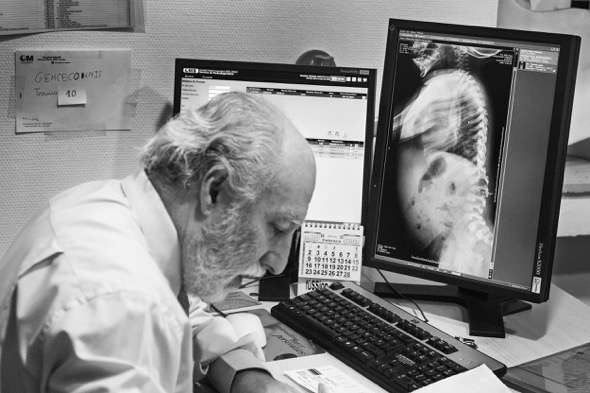 Fotografía de César Pastor, primer finalista del Premio Luis Valtueña por el reportaje 'Hurler, la ecuación del gran Utrilla' que trata de poner el acento sobre las enfermedades raras.