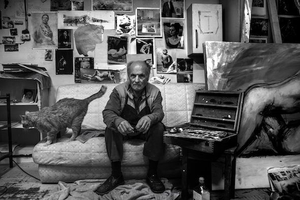 El artista Antonio López en su estudio. Foto: Victoria Iglesias. 
