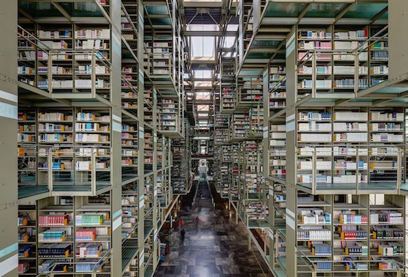 Contra la ley de conservación del libro. Biblioteca Vasconcelos en Ciudad de México.