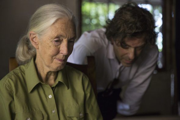 Jane Goodall y el director Brett Morgan durante el rodaje de 'Jane' en Tanzania. (National Geographic/David Guttenfelder)