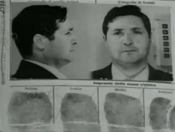 Ficha policial del sanguinario mafioso Salvatore Riina.