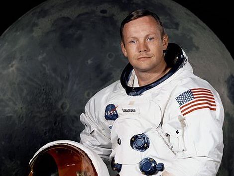 Neil Armstrong en su retrato oficial de la Nasa.