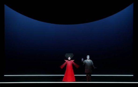 La soprano Irene Theorin y el tenor Gregory Kunde en una escena de la nueva producción de Turandot de Robert Wilson. Foto: Javier del Real. 