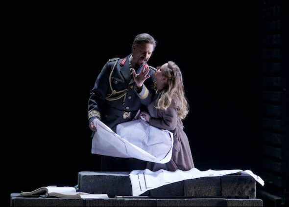 Esta producción de 'El oro del Rin' de Richard Wagner se estrenó en la Ópera de Colonia en 2000.