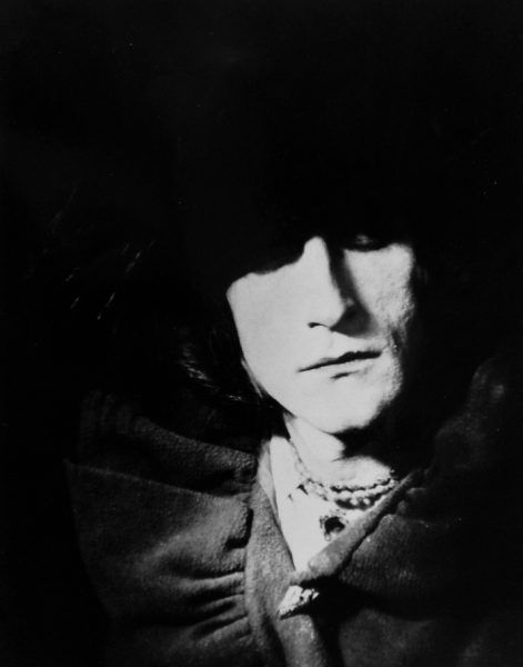 Retrato de Rrose Sélavy en 1921. © Man Ray Trust, VEGAP, Madrid, 2019.