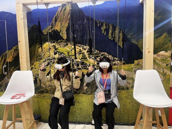 Realidad virtual con Machu Pichu al fondo en FITUR.