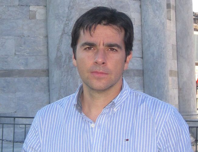 El doctor en Bioquímica David González Jara autor de ‘Los secretos de Flora’.