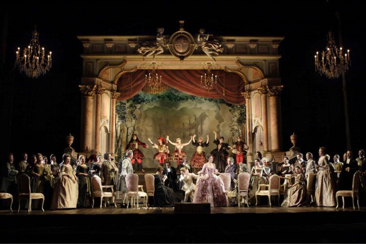 Un momento de la producción de David McVicar de Adriana Lecouvreur de Francesco Cilea Foto: Catherine Ashmore / Royal Opera House.