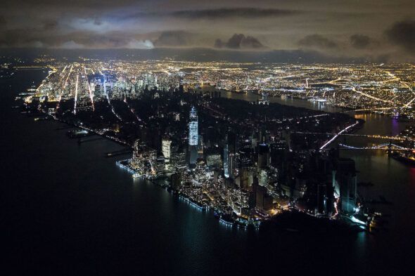 Iwan Baan, Nueva York tras el impacto del huracán Sandy que provocó un aparatoso apagón en gran parte de la ciudad. 2012© Iwan Baan