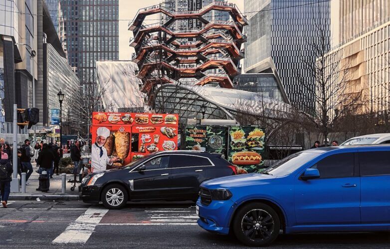 Vessel es la construcción emblemática en uno de los nuevos barrios de moda en Nueva York: Hudson Yards diseñado por Heatherwick Studio. Foto: Iwan Baan.