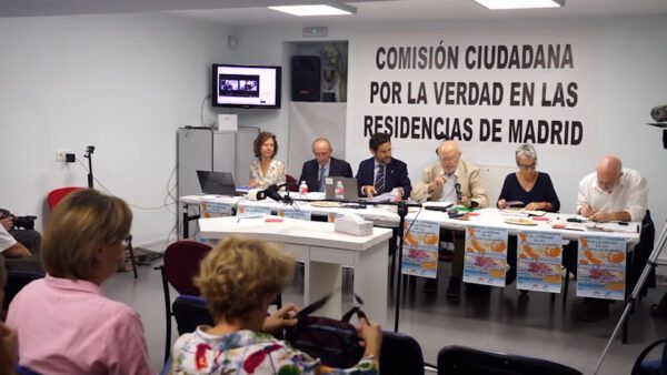 Fotograma del documental '7291' sobre la decisión de Ayuso de no derivar a algunos ancianos de las residencias de Madrid a hospitales durante lo peor del COVID .