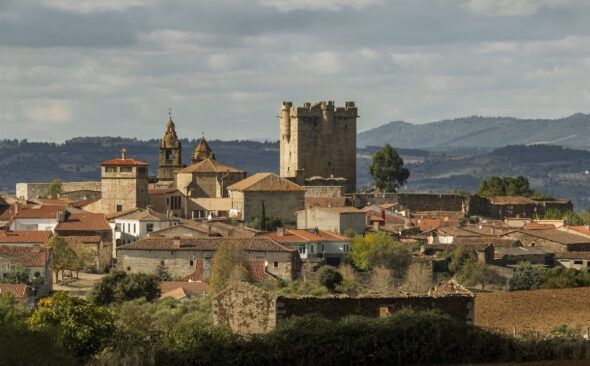 Una vista del pueblo de San Felices de los Gallegos. Foto: Óscar Checa. 