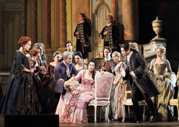 Representación de 'Adriana Lecouvreur en la Royal Opera House de Londres en 2010. Foto: Catherine Ashmore. 