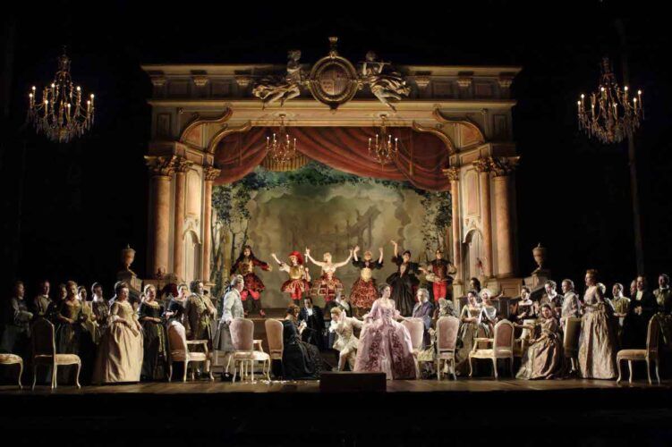 Representación de 'Adriana Lecouvreur en la Royal Opera House de Londres en 2010. Foto: Catherine Ashmore.