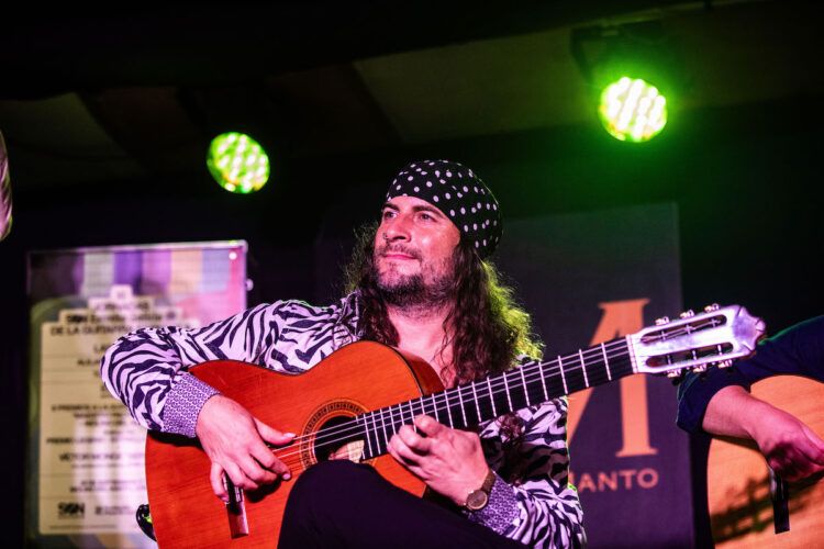 El guitarrista El Amir John Haddad. Foto: Álvaro Reinhardt.