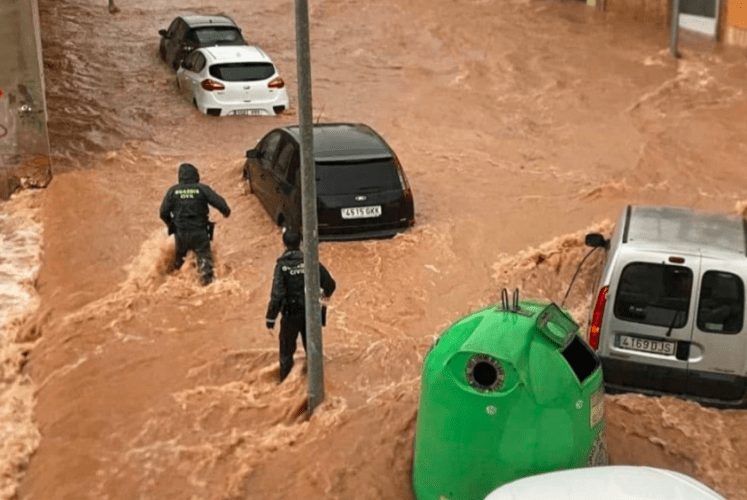 Una de las inundaciones ocasionadas por la última DANA en Valencia subida a redes sociales por uno de los vecinos afectados.