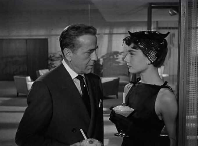 Humphrey Bogart y Audrey Hepburn en una escena de 'Sabrina'.