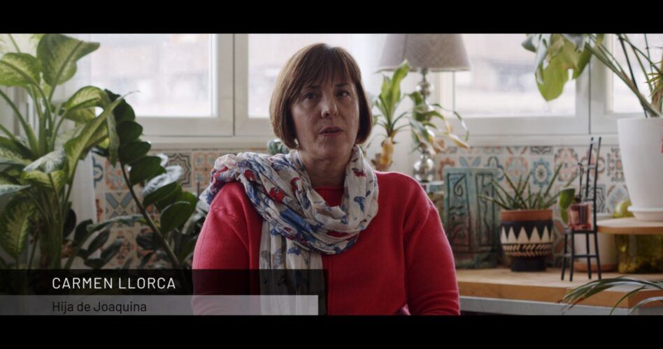 Carmen Llorca, una de las hijas de Joaquina en un fotograma del documental.