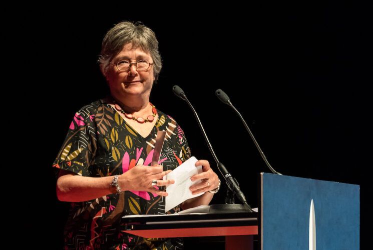 La autora Lisa Tuttle durante la entrega de premios de los Hugo Awrds en Helsinki. Foto: Henry Söderlund / CC: