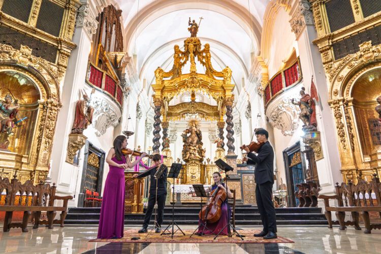 La Iglesia Parroquial La Asunción de Nuestra Señora de Cariñena (Zaragoza) organiza conciertos de clásica para sus vecinos.