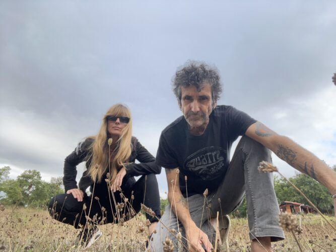 Los 'kinkiboys' Jordi Vila y Marga Alday, en El Avispero.