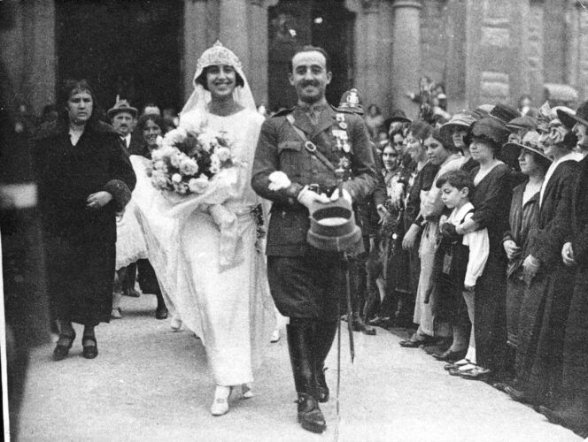 Aquí empezó la saga. El día 16 de octubre de 1923 se celebró en la iglesia de San Juan el Real, de Oviedo, la boda de Francisco Franco con María del Carmen Polo.