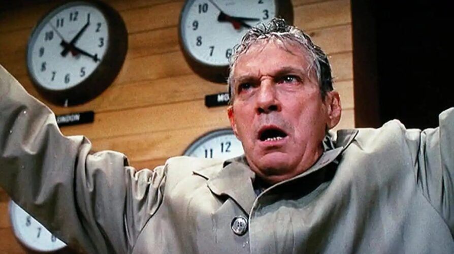 Peter Finch, el ‘profeta’ televisivo de ‘Network’, en una imagen del filme.